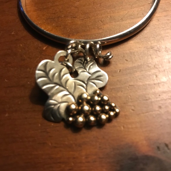 Handcrafted grapevine bracelet - Picture 2 of 3